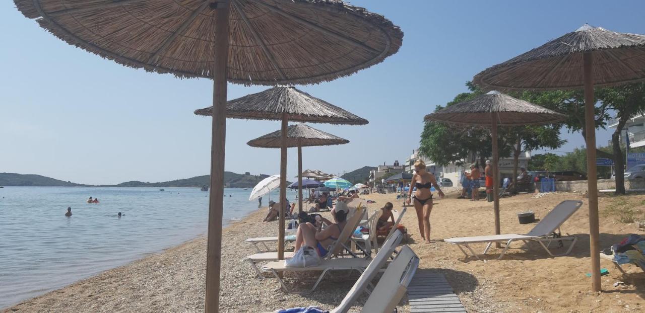 Stathoris Deluxe Apartment Néa Péramos Kültér fotó