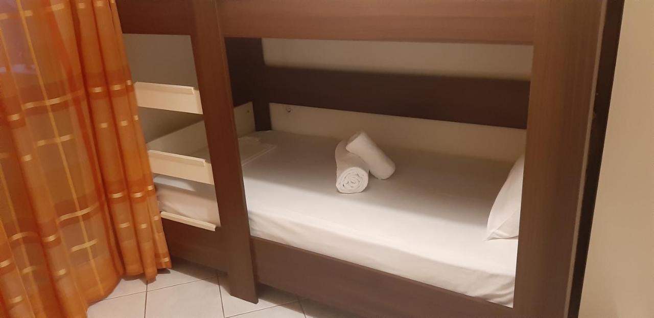 Stathoris Deluxe Apartment Néa Péramos Kültér fotó