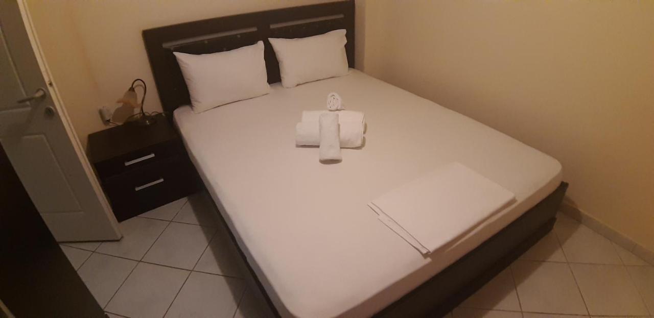 Stathoris Deluxe Apartment Néa Péramos Kültér fotó
